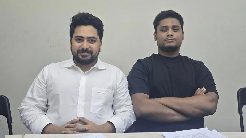 নাহিদকে আগামীর প্রধানমন্ত্রী বললেন হাসনাত